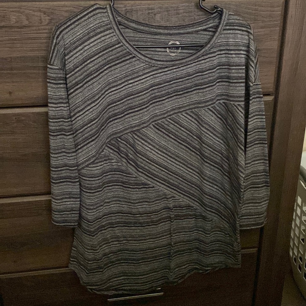Maurices Long Sleeve Shirt Size M